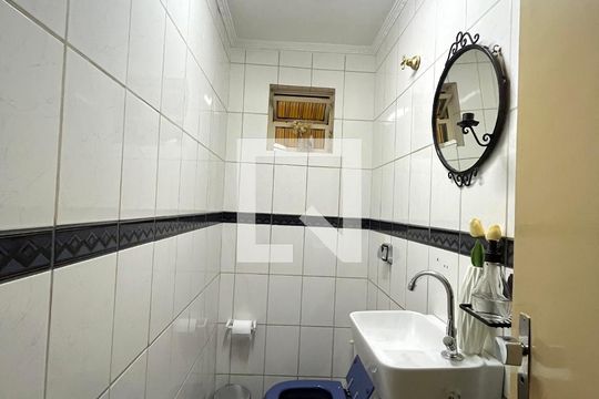 Lavabo de casa à venda com 3 quartos, 163m² em Jardim Santo Antoninho, São Paulo