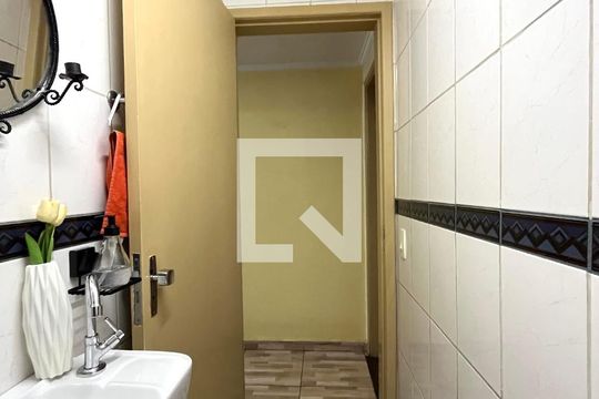 Lavabo de casa à venda com 3 quartos, 163m² em Jardim Santo Antoninho, São Paulo