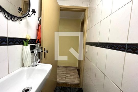 Lavabo de casa à venda com 3 quartos, 163m² em Jardim Santo Antoninho, São Paulo