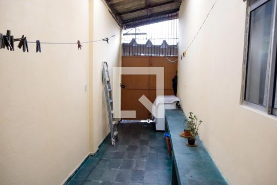 Corredor de casa à venda com 2 quartos, 171m² em Km 18, Osasco