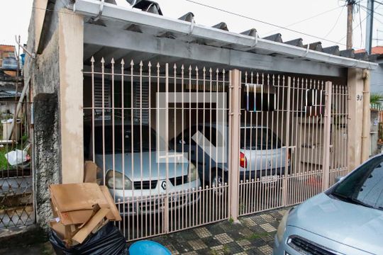 Fachada de casa à venda com 2 quartos, 171m² em Km 18, Osasco