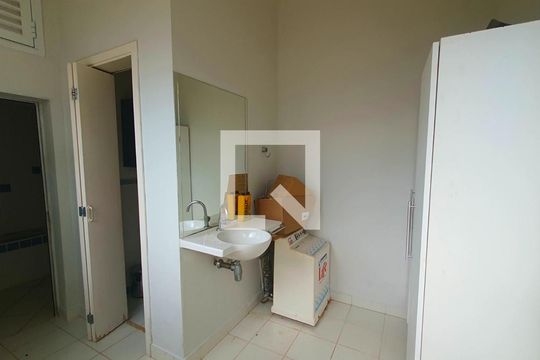 Banheiro 2 de casa de condomínio para alugar com 3 quartos, 400m² em Residencial Paineiras, Paulínia