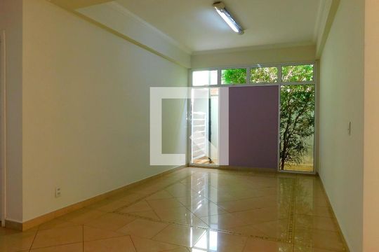 Sala de casa de condomínio para alugar com 3 quartos, 400m² em Residencial Paineiras, Paulínia