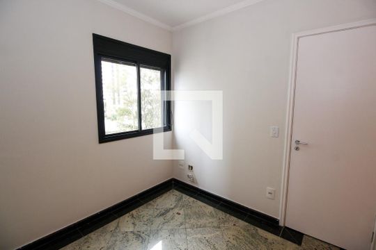 Quarto de apartamento para alugar com 2 quartos, 59m² em Vila Suzana, São Paulo