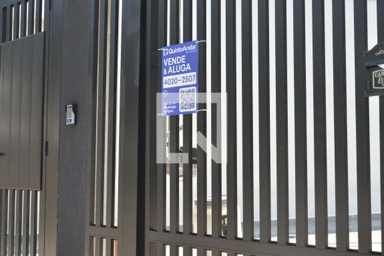 Fachada de casa à venda com 3 quartos, 188m² em Vila Curuçá, Santo André