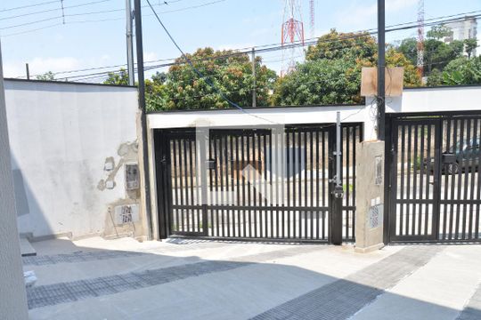 Área comum de casa à venda com 3 quartos, 188m² em Vila Curuçá, Santo André