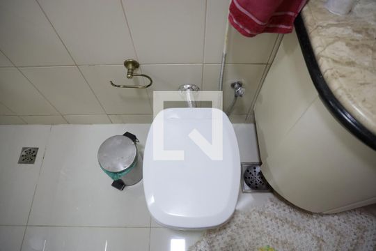 Lavabo de casa de condomínio para alugar com 3 quartos, 296m² em Residencial Granville, Goiânia