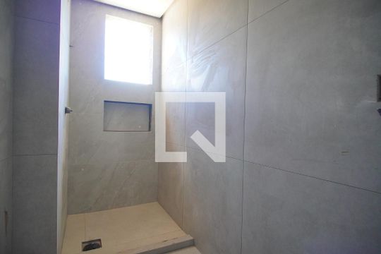 Banheiro da Suíte de casa de condomínio à venda com 3 quartos, 128m² em Operário, Novo Hamburgo