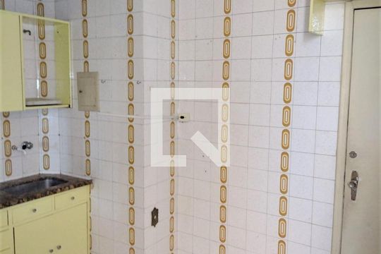 Cozinha de apartamento à venda com 3 quartos, 90m² em Serra, Belo Horizonte