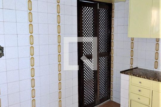 Cozinha de apartamento à venda com 3 quartos, 90m² em Serra, Belo Horizonte