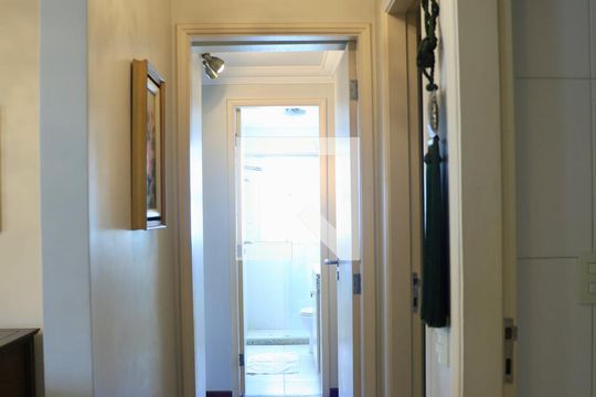 Corredor de apartamento para alugar com 3 quartos, 136m² em Vila Clementino, São Paulo