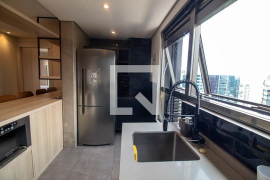 Cozinha de apartamento à venda com 1 quarto, 90m² em Itaim Bibi, São Paulo
