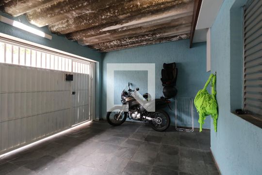 Garagem de casa à venda com 2 quartos, 78m² em Utinga, Santo André
