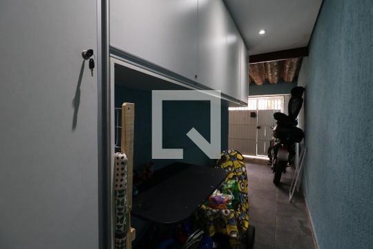 Corredor de casa à venda com 2 quartos, 78m² em Utinga, Santo André