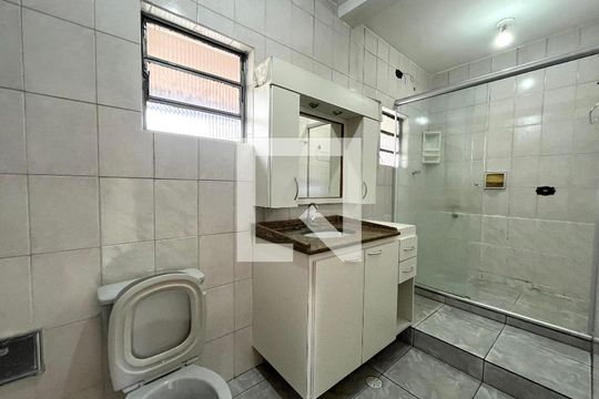 Banheiro da Suíte de casa à venda com 4 quartos, 309m² em Cidade Domitila, São Paulo