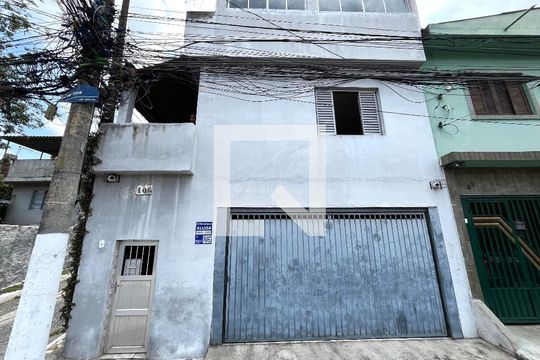 Fachada de casa à venda com 4 quartos, 309m² em Cidade Domitila, São Paulo