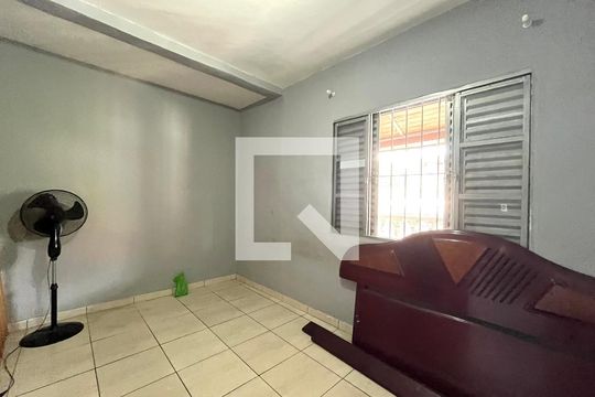 Quarto 2 de casa à venda com 4 quartos, 309m² em Cidade Domitila, São Paulo