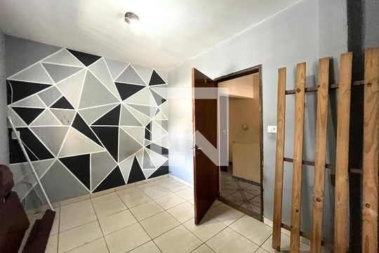 Quarto 2 de casa à venda com 4 quartos, 309m² em Cidade Domitila, São Paulo