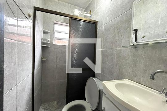 Banheiro Social de casa à venda com 4 quartos, 309m² em Cidade Domitila, São Paulo