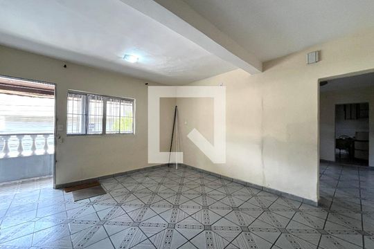 Sala de casa à venda com 4 quartos, 309m² em Cidade Domitila, São Paulo