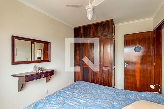 Quarto de apartamento à venda com 1 quarto, 50m² em Farroupilha, Porto Alegre