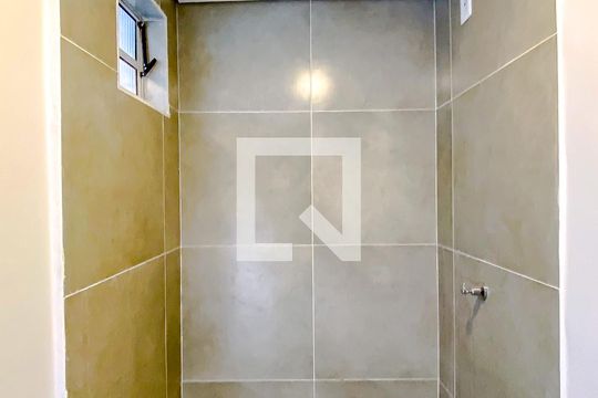 Banheiro de apartamento para alugar com 1 quarto, 25m² em Vila Prudente, São Paulo