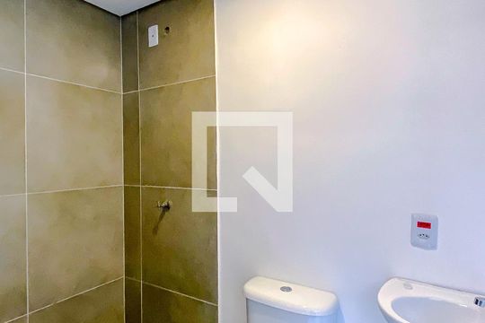 Banheiro de apartamento à venda com 1 quarto, 25m² em Vila Prudente, São Paulo