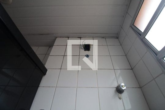 Banheiro de apartamento para alugar com 2 quartos, 60m² em Piratininga, Belo Horizonte