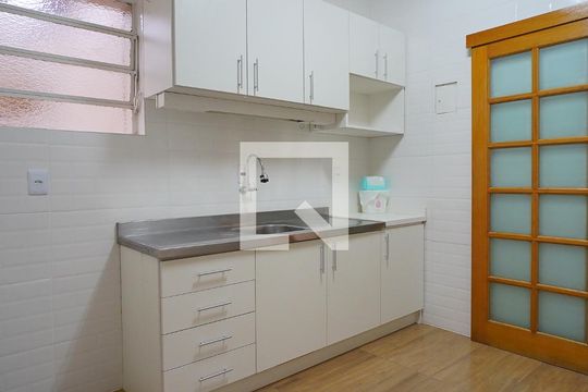 Cozinha de apartamento à venda com 3 quartos, 140m² em Passo D’areia, Porto Alegre