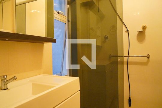 Banheiro de apartamento à venda com 3 quartos, 140m² em Passo D’areia, Porto Alegre