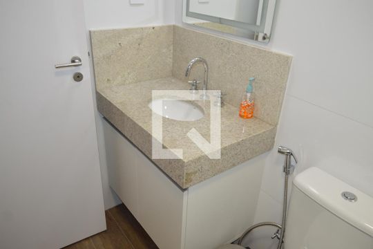 Banheiro de kitnet/studio para alugar com 1 quarto, 34m² em Vila Mariana, São Paulo