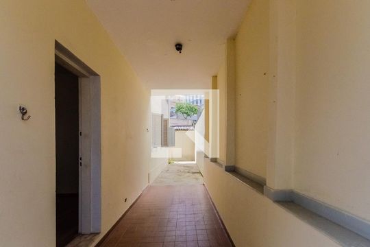 Quintal de casa à venda com 4 quartos, 208m² em Jardim Aurelia, São Paulo