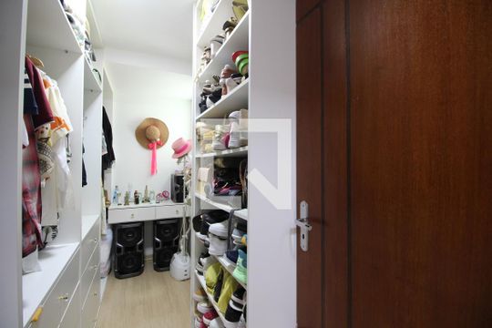 Quarto 1 de apartamento à venda com 4 quartos, 142m² em Taquara, Rio de Janeiro