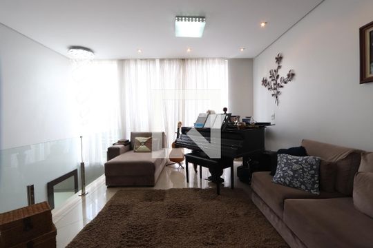 Sala de casa para alugar com 3 quartos, 260m² em Vila Prudente, São Paulo