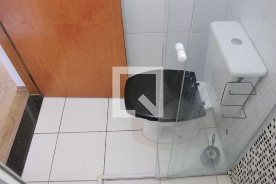Banheiro de apartamento para alugar com 2 quartos, 42m² em Vila Nova Bonsucesso, Guarulhos