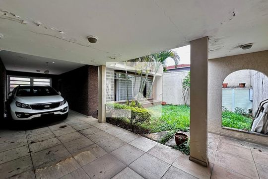 Garagem  de casa à venda com 3 quartos, 240m² em Brooklin, São Paulo