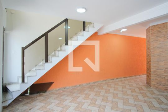 Garagem de casa à venda com 2 quartos, 120m² em Vila Guilhermina, São Paulo