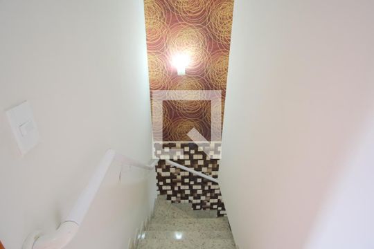 Escada de casa à venda com 2 quartos, 120m² em Vila Guilhermina, São Paulo