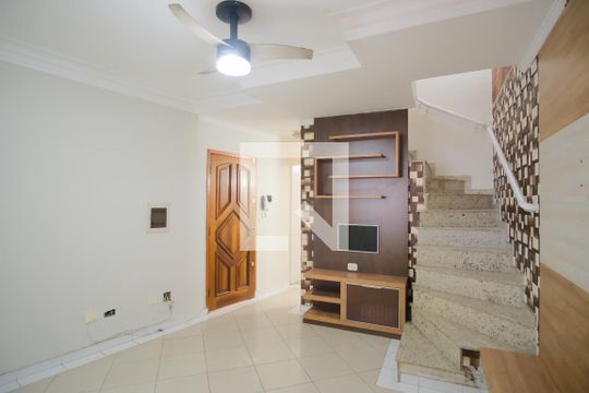Sala de casa à venda com 2 quartos, 120m² em Vila Guilhermina, São Paulo