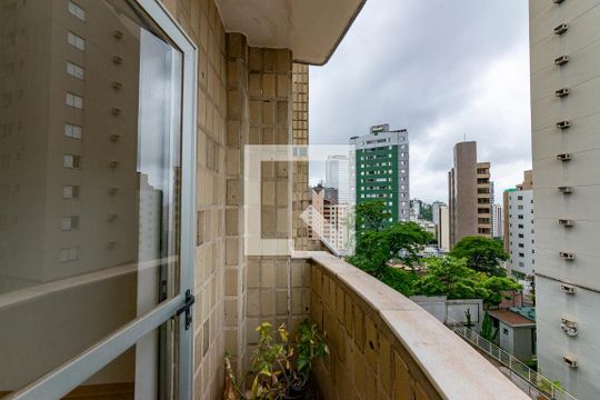 Varanda de apartamento para alugar com 3 quartos, 100m² em Lourdes, Belo Horizonte