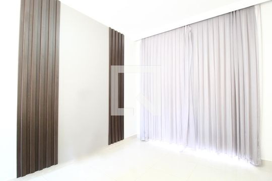 Casa para alugar com 3 quartos, 70m² em Jardim Holanda, Uberlândia