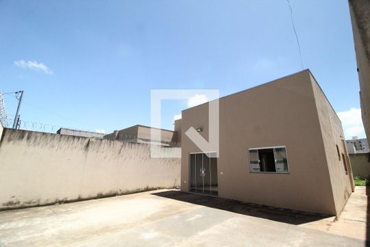 Garagem de casa para alugar com 3 quartos, 70m² em Jardim Holanda, Uberlândia