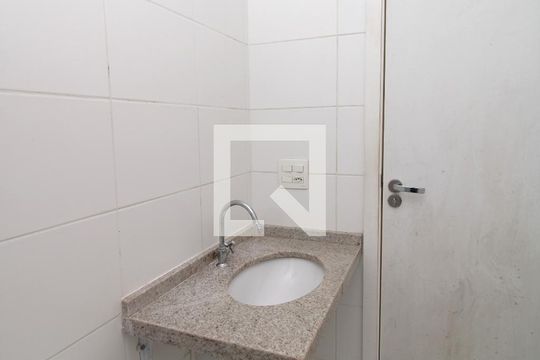 Banheiro de apartamento à venda com 2 quartos, 48m² em Vila Medeiros, São Paulo