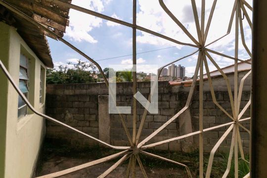 Vista Quarto 3 de casa à venda com 3 quartos, 720m² em Parque Turistas, Belo Horizonte