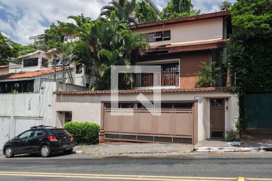 Fachada de casa para alugar com 5 quartos, 350m² em Jardim Vitoria Regia (zona Oeste), São Paulo