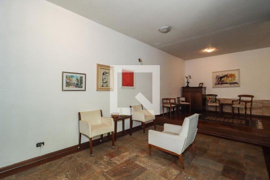 Casa para alugar com 5 quartos, 350m² em Jardim Vitoria Regia (zona Oeste), São Paulo