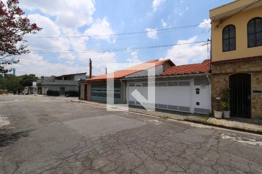 Fachada de casa à venda com 3 quartos, 200m² em Vila Alpina, Santo André
