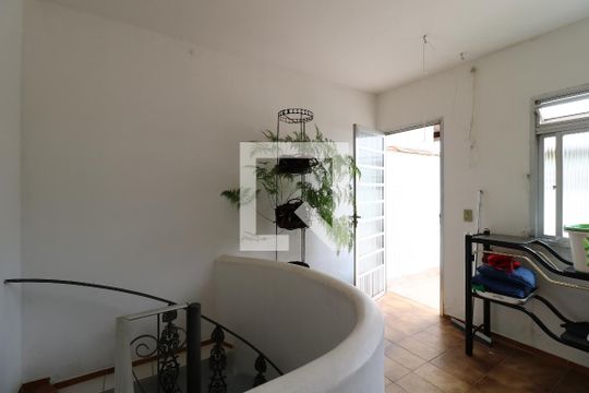 Área de Serviço de casa à venda com 3 quartos, 200m² em Vila Alpina, Santo André