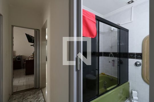 Corredor de casa à venda com 3 quartos, 200m² em Vila Alpina, Santo André