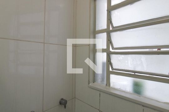 Banheiro de casa para alugar com 2 quartos, 60m² em Jardim Guanabara, Belo Horizonte